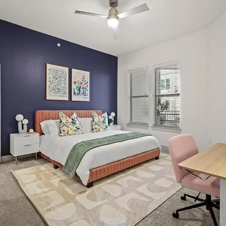2Br Gated Apt Free Parking Gym Pool Near Galleria